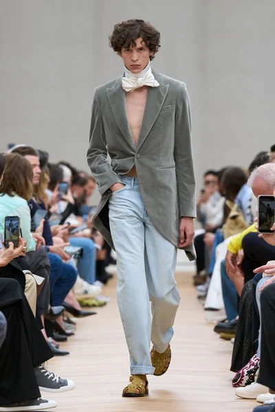 Look 2
